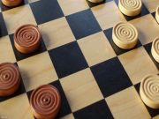 Spel Russiese tjekers aanlyn